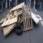 Barricades et affrontements avec la police devant l'universit le 28 avril 2009 photo n67 
