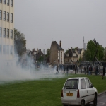 Barricades et affrontements avec la police devant l'universit le 28 avril 2009 photo n166 